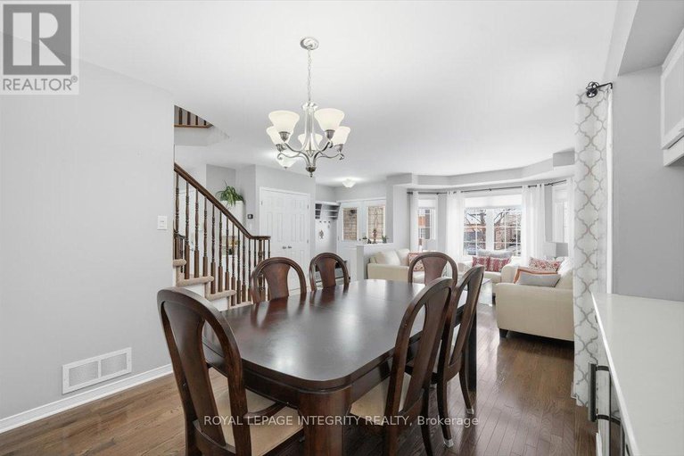 29381596/1110-luesby-crescent/fallingbrookgardenway-south/ottawa/ontario/K4A4X7_13