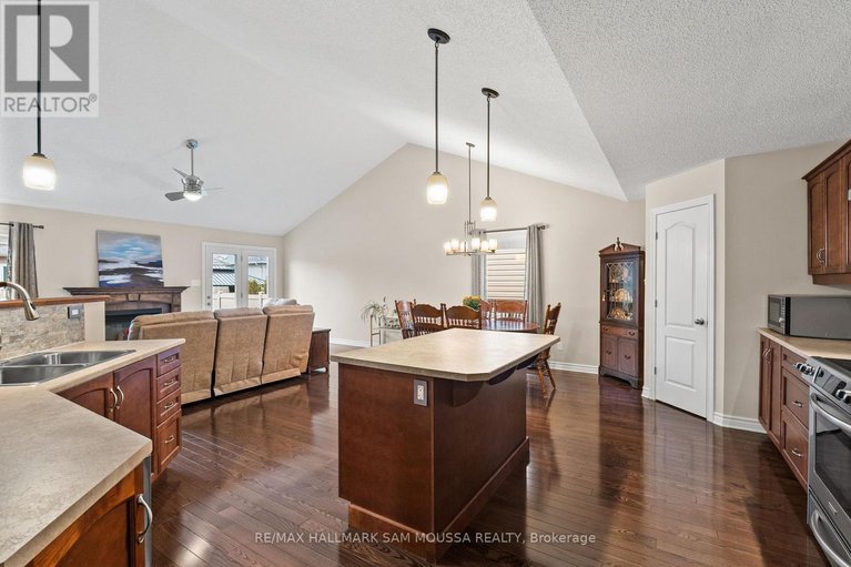 29614140/631-robert-hill-street/almonte/mississippi-mills/ontario/K0A1A0_14