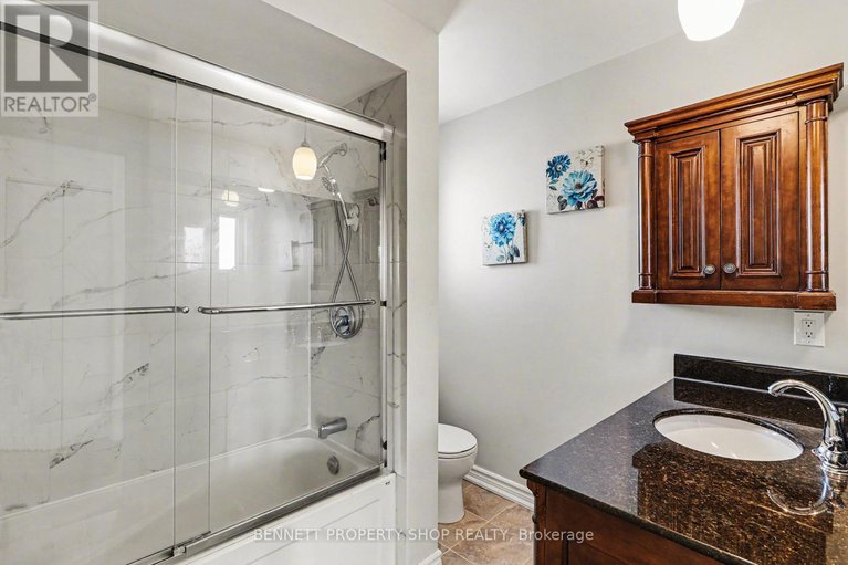 29417318/1408-eastcliffe-way/pineview/ottawa/ontario/K1B5H6_12