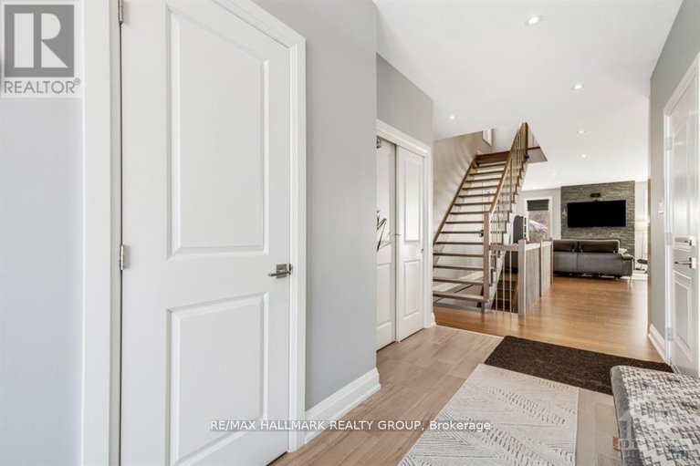 29540053/250-richardson-avenue/woodroffe/ottawa/ontario/K2B5G6_5