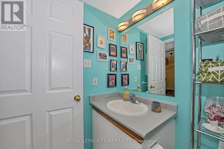 28418448/307-202-hinchey-avenue/mechanicsville/ottawa/ontario/K1Y1L7_11