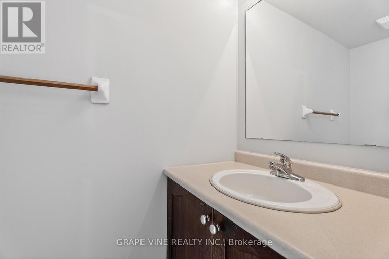 29436743/460-seyton-drive/westcliffe-estates/ottawa/ontario/K2H1G2_13