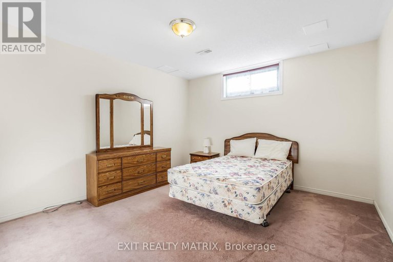 28129877/1241-foxborough-private/beaconwood/ottawa/ontario/K1J1E2_22
