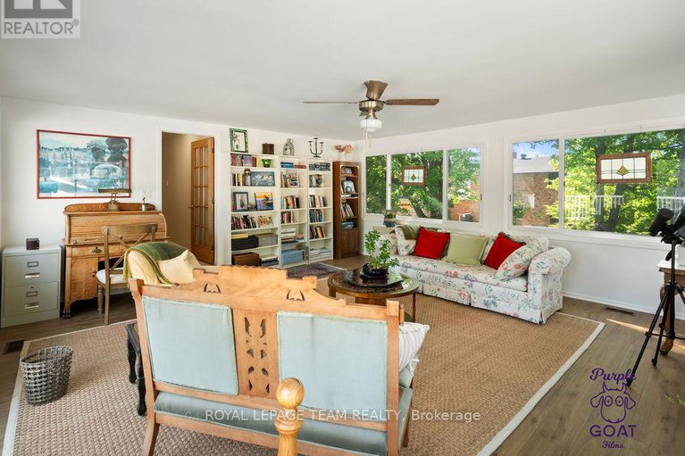 28136010/5-erinlea-court/pineglencountry-place/ottawa/ontario/K2E7C8_31