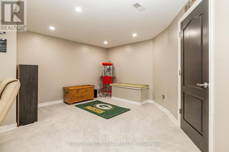 28449853/333-timbertrail-terrace/springridgeeast-village/ottawa/ontario/K4A5A6_37