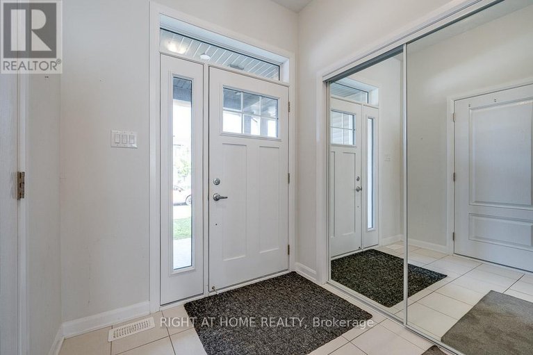 28660132/301-drumlish-lane/half-moon-bay/ottawa/ontario/K2J6Y1_3