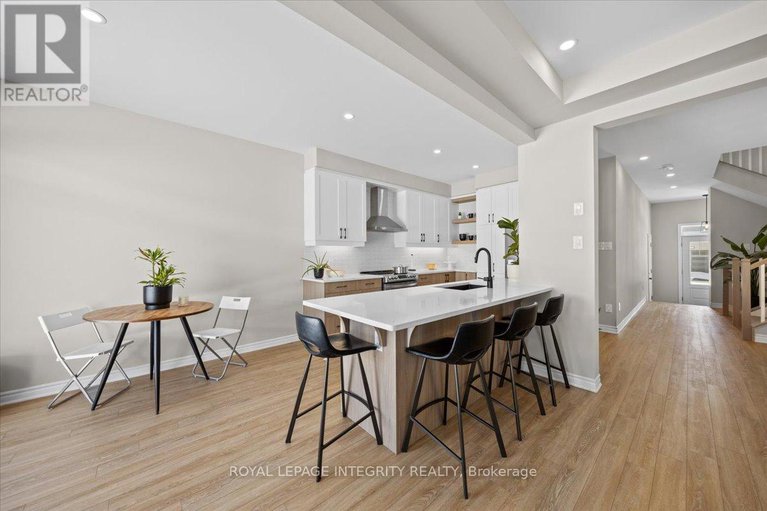 28608346/355-crossway-terrace/stittsville-north/ottawa/ontario/K2S2Z3_16