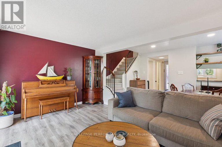 28575649/75-1646-du-sommet-place/chateauneuf/ottawa/ontario/K1C4Y9_22