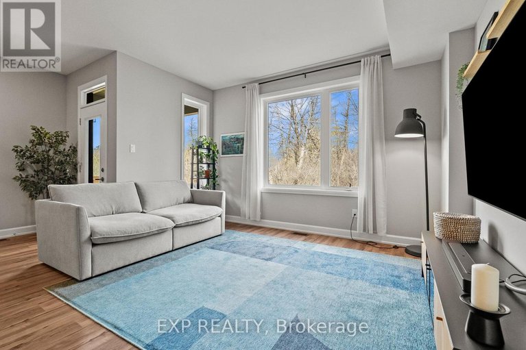 29648465/419-clubtail-private/blossom-parkkemp-parkfindlay-creek/ottawa/ontario/K1X0M9_22