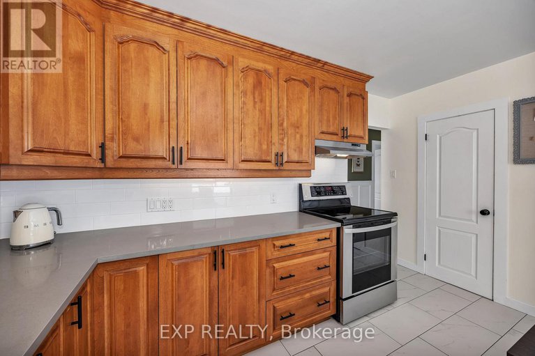 29440773/4914-farmers-way/carlsbad-springs/ottawa/ontario/K0A1K0_8