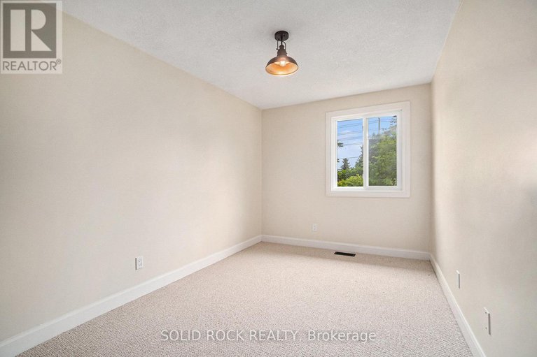 28504129/33-thistledown-court/pheasant-run/ottawa/ontario/K2J1N1_21