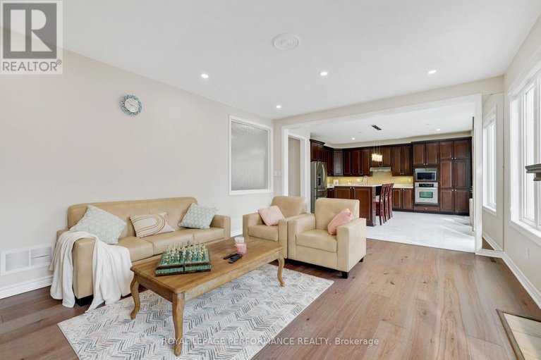 28379305/2782-grand-vista-circle/half-moon-bay/ottawa/ontario/K2J0W5_13