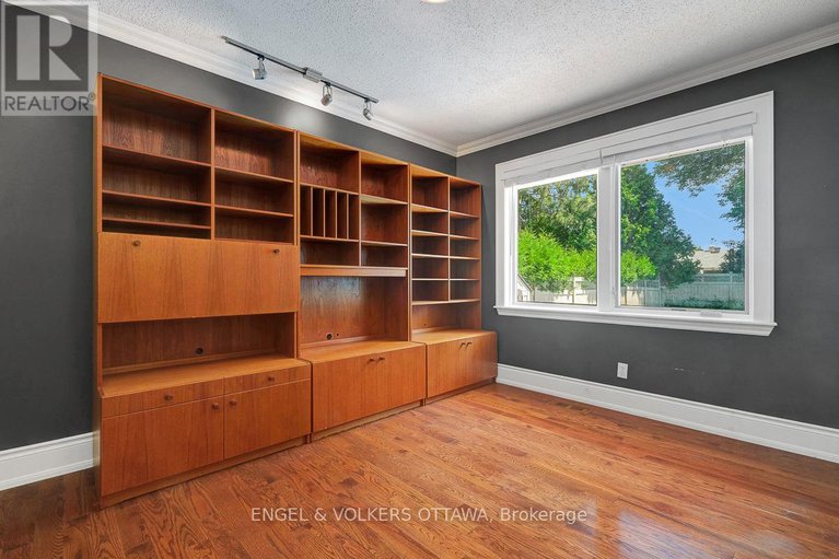 28808789/3-mohawk-crescent/bruce-farmgraham-parkqualicumbellands/ottawa/ontario/K2H7G7_10