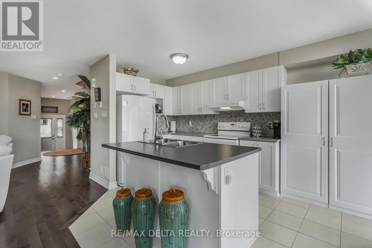 29651790/2225-marble-crescent/town-of-rockland/clarence-rockland/ontario/K4K0G9_11