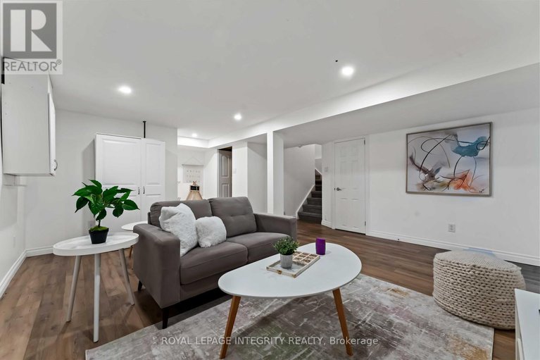28688332/2044-wildflower-drive/queenswood-heights-south/ottawa/ontario/K1E3R5_26