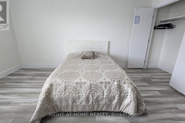 28363537/1558-62-baseline-road/meadowlandsst-claire-gardens/ottawa/ontario/K2C0B3_23