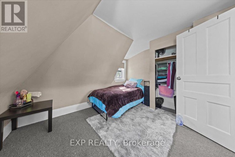 29246860/377-lisgar-avenue/renfrew/renfrew/ontario/K7V3N3_17