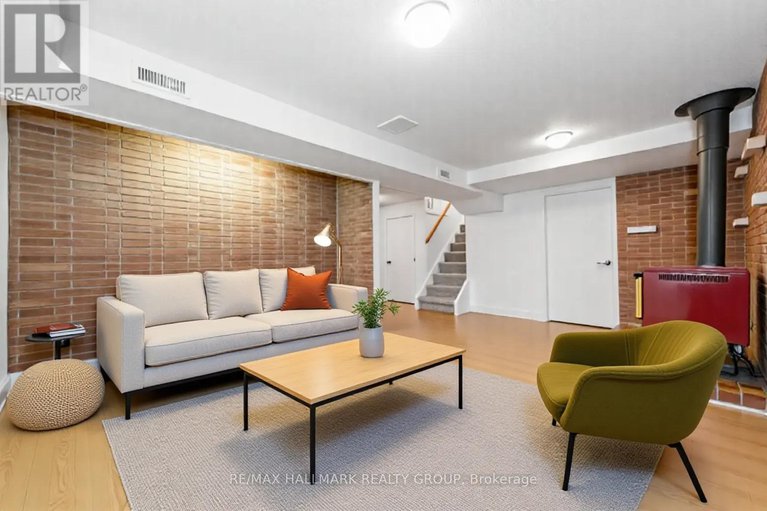 29113297/71-viewmount-drive/meadowlandscrestview/ottawa/ontario/K2G3B9_32