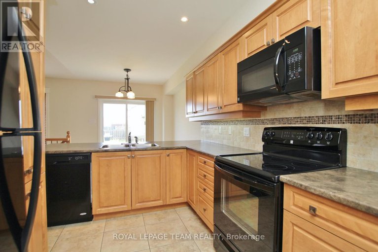 29359031/1032-marconi-avenue/morgans-grantsouth-march/ottawa/ontario/K2W0C8_5