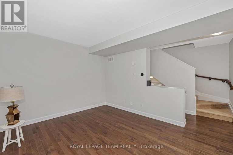 29154468/515-clemency-crescent/heritage-park/ottawa/ontario/K2J6R7_15