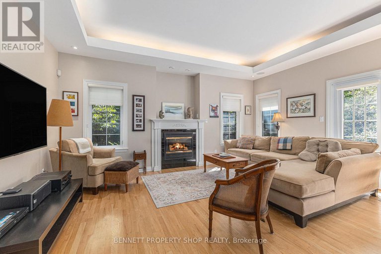 28752704/5-countryside-green/cedar-hillorchard-estates/ottawa/ontario/K2R1B5_13