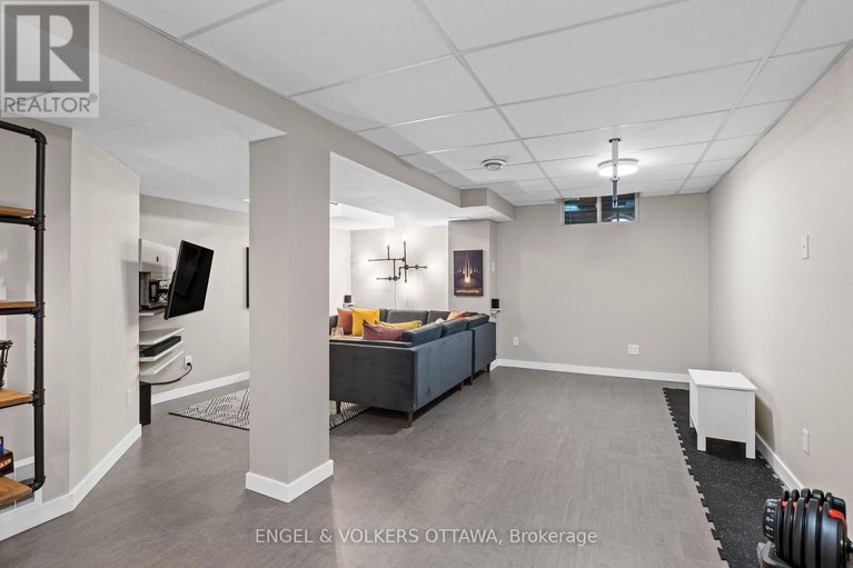 28507549/68-thornbury-crescent/centrepointe/ottawa/ontario/K2G6C4_35