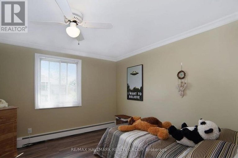 28502092/515-guy-street/overbrookcastle-heights/ottawa/ontario/K1K1B8_8