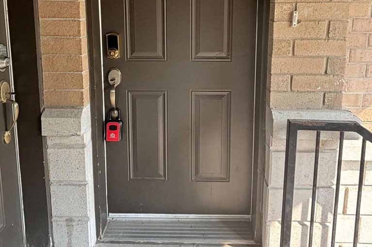 28416734/4-1220-mcwatters-road/queensway-terrace-southridgeview/ottawa/ontario/K2C3Y1_2