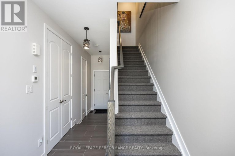 28700474/816-bascule-place/btwn-franktown-rd-fallowfield-rd/ottawa/ontario/K0A2Z0_13
