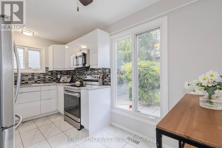 28636833/30-turret-court/glencairnhazeldean/ottawa/ontario/K2L2L1_11