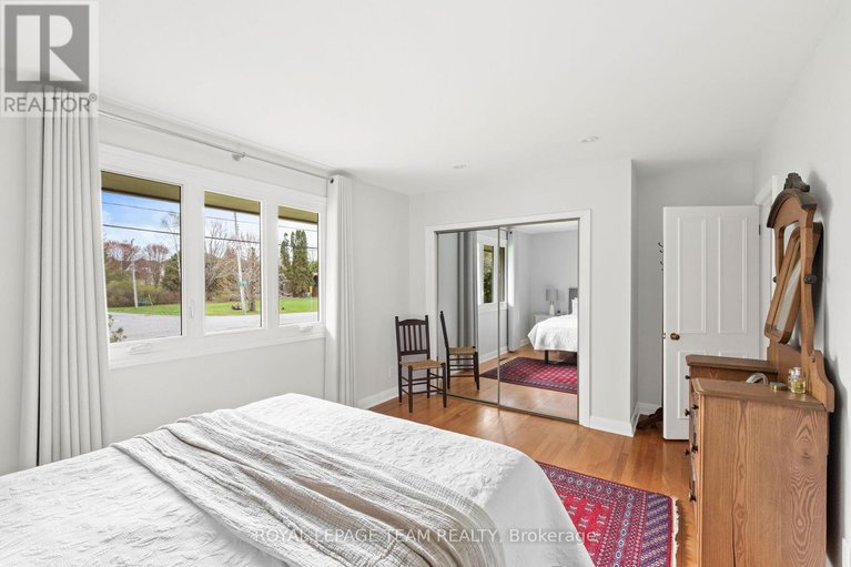 28476575/56-ryeburn-drive/riverside-southgloucester-glen/ottawa/ontario/K1V1H5_21