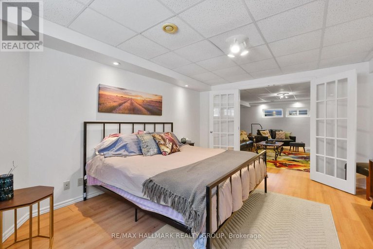 28622759/1390-lough-drive/cumberland-estates/ottawa/ontario/K4C1A9_43