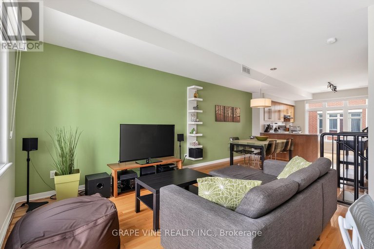 29428184/4-795-montreal-road/cfb-rockcliffe-and-area/ottawa/ontario/K1K0S9_9