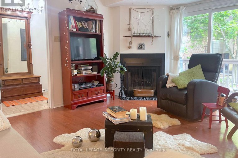 28271638/1471-bryson-lane/sawmill-creektimbermill/ottawa/ontario/K1T2T7_6