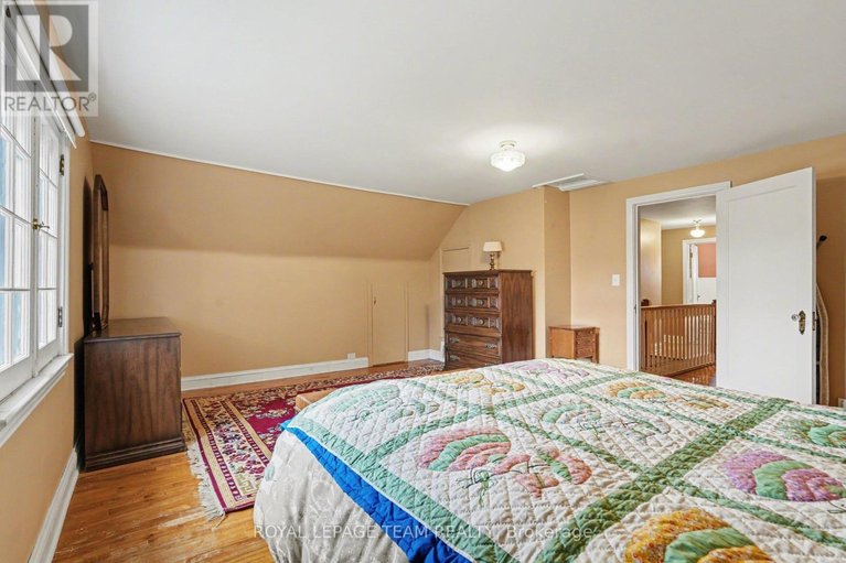 29474751/104-van-buren-street/kemptville/north-grenville/ontario/K0G1J0_28