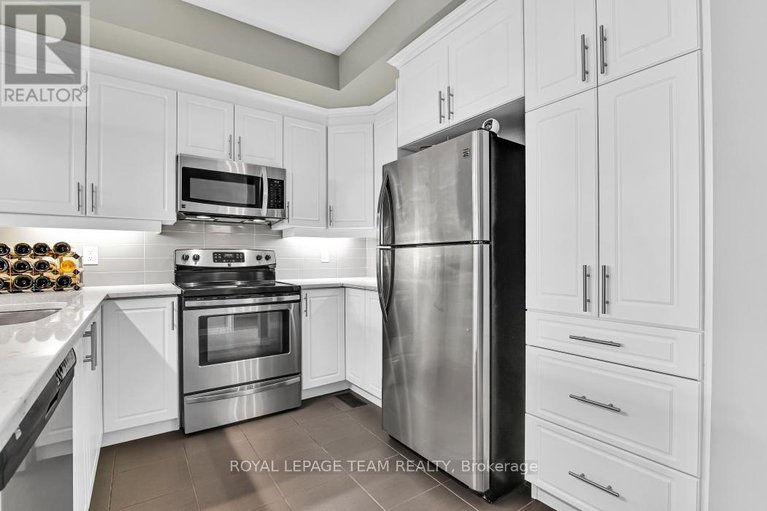 28681481/604-brian-good-avenue/riverside-southgloucester-glen/ottawa/ontario/K4M0G7_12
