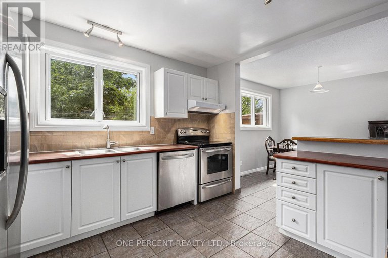 28782240/2563-egan-road/mooneys-bayriverside-park/ottawa/ontario/K1V8M9_15