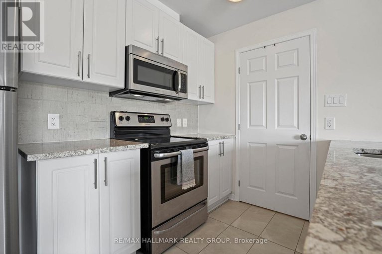 29648619/42-sternes-private/springridgeeast-village/ottawa/ontario/K4A0X8_9