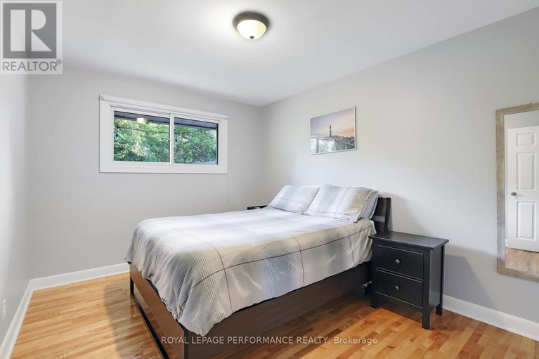 28924054/1347-highgate-road/parkway-park/ottawa/ontario/K2C2Y5_16