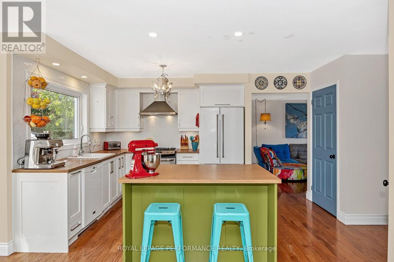 29100825/3084-lemay-circle/town-of-rockland/clarence-rockland/ontario/K4K1A9_13