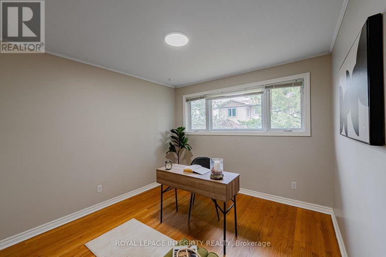 28557939/1695-gage-crescent-n/bel-air-heights/ottawa/ontario/K2C0Z7_17