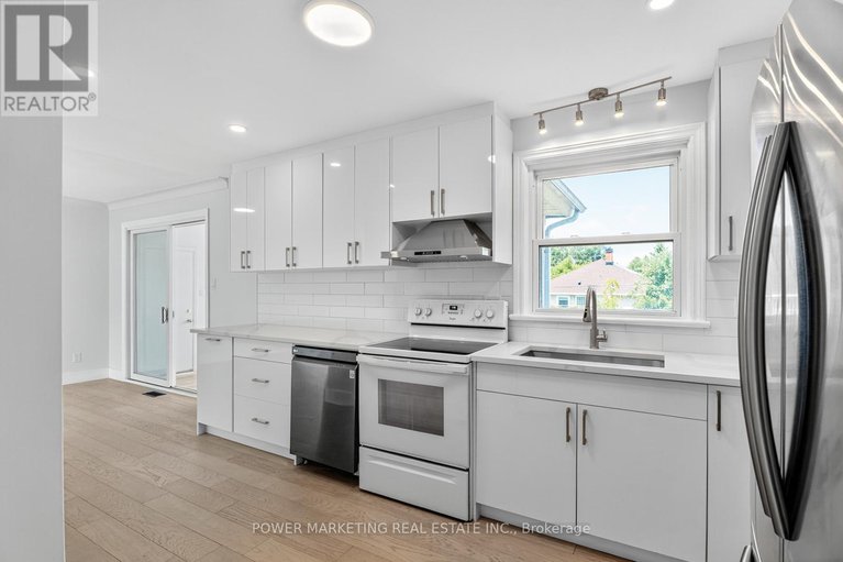 28666860/9-epworth-avenue/meadowlandsst-claire-gardens/ottawa/ontario/K2G2L4_14