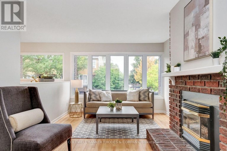 29445571/2098-eric-crescent/pineview/ottawa/ontario/K1B4P4_14