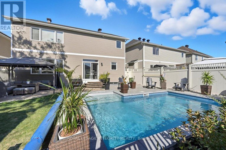 29381596/1110-luesby-crescent/fallingbrookgardenway-south/ottawa/ontario/K4A4X7_49