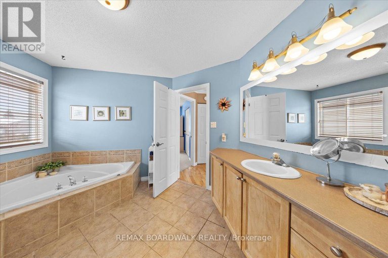 29372610/2285-cecile-crescent/town-of-rockland/clarence-rockland/ontario/K4K1S2_27