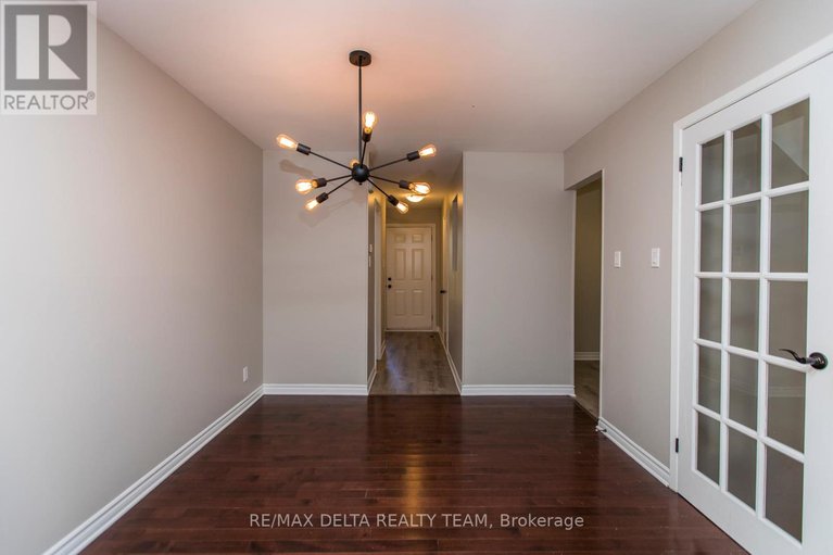 29517311/8-323-monica-crescent/bilberry-creekqueenswood-heights/ottawa/ontario/K1E3N6_11