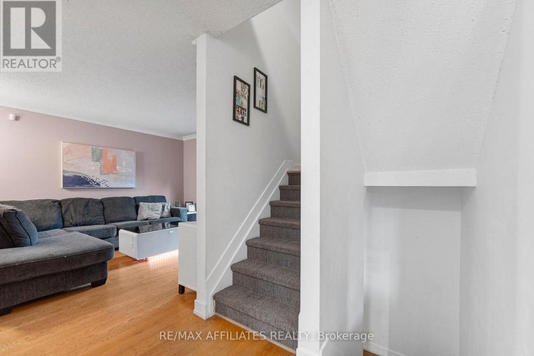 28872930/31-exeter-drive/on-the-green/ottawa/ontario/K2J1Z9_5