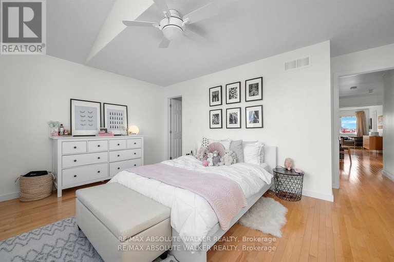28644323/107-joshua-street/mer-bleuebradley-estatesanderson-park/ottawa/ontario/K1W0A2_23