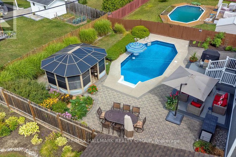 28907576/1570-marcoux-drive/bilberry-creekqueenswood-heights/ottawa/ontario/K1E2J9_33
