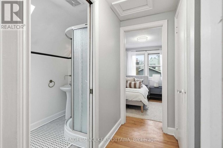 29121970/1238-cheverton-avenue/alta-vista/ottawa/ontario/K1H7P6_18